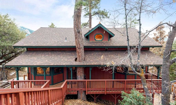 Upper Moonridge House | 179 m² House ∙ 3 bedrooms ∙ 10 guests