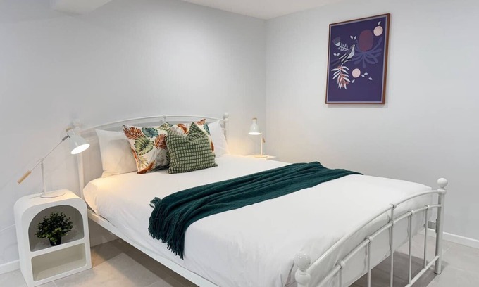 Sunnybank House | 17C Hazel Studio @Sunnybank