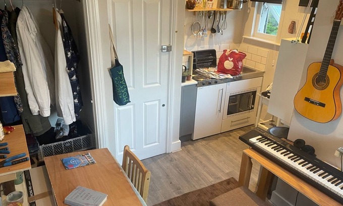Harringay Ladder Apartment | 17m2 studio, calm, garden view, well located