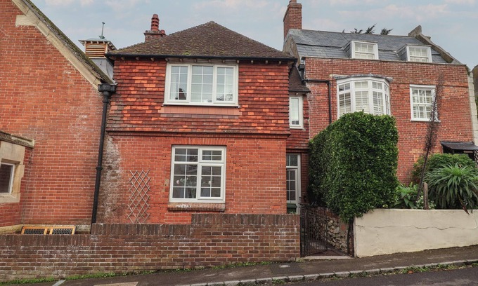 Wyke Regis Cottage | 18 CHAMBERLAINE ROAD, pet friendly, with a garden in Weymouth