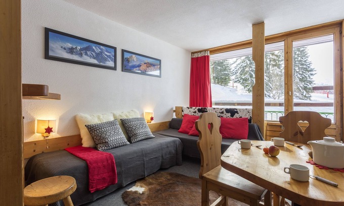 Arc-1800 Apartment | ☞ 1800 bows ● 7 people ● south facing ● snow ground ● WiFi ● Lauzières