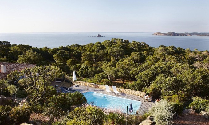 Pinarellu Villa | 180° view of Pinarello Bay Heated pool Private access to cove 5/7 rooms