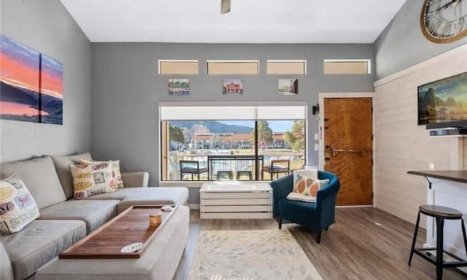 Quincy Condo | #182-Unit by pool & Gorge shuttle-book separately