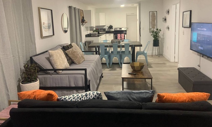 Gladeview House | 1823 LARGE MODERN HOUSE BEST CENTRAL MIAMI AREA, Near airport , wynwood Downtown