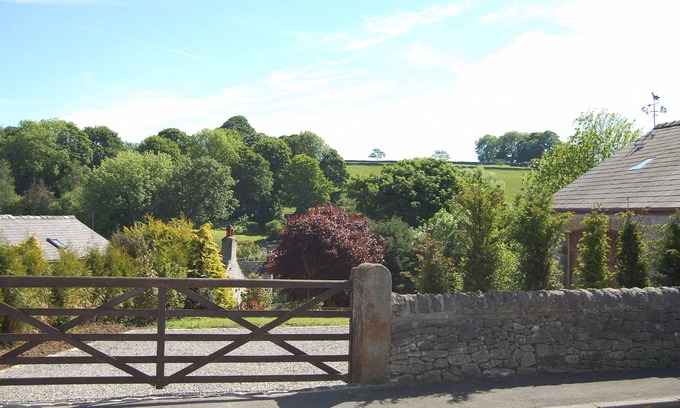 Tideswell Cottage | 18th Century Stone Cottage, family and pet friendly in Tideswell