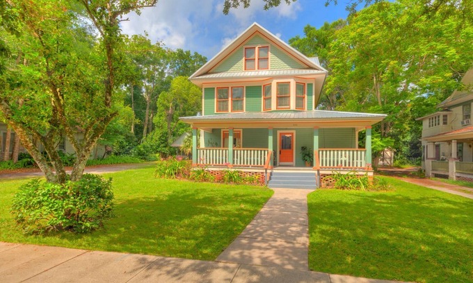 DeLand House | 1912 three story home offers old world character and great location