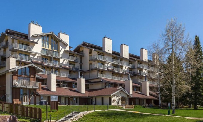 Steamboat Springs Apartment | 1920 Ski Time Square Drive #114