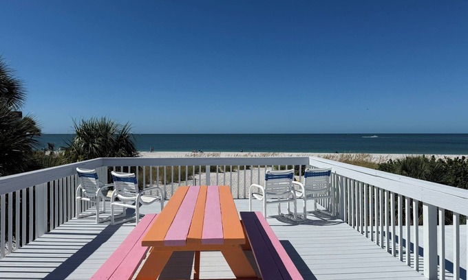 Treasure Island House | 1950s Retro Inspired 3 Bedroom/2 Bath Beach House w/Amazing Deck! John's Pass