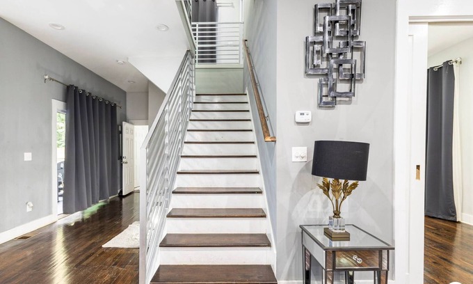 Candler-McAfee House | 🌟 1966 Modern Luxury Updated - Stylish Home