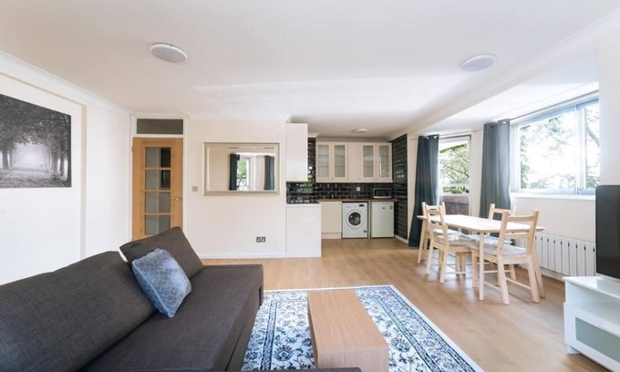 Kensington Apartment | 1B Apartment next to Cromwell Rd Hospital