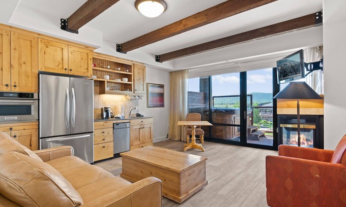 Kimball Junction Condo | 1Bdrm Hideaway | Private Hot Tub, King Bed, Fireplace + Great Spot