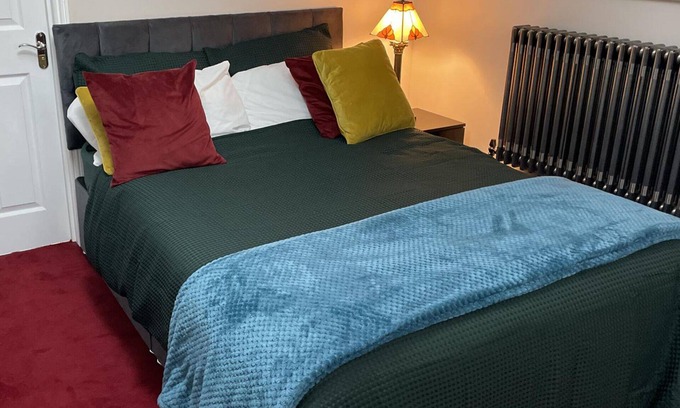Wrotham Apartment | 1Bed Pet Friendly, WiFi, Parking - 40m to London