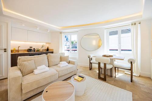 Montmartre Apartment | 1bedroom Sacrée cœur Place du Tertre Montmartre