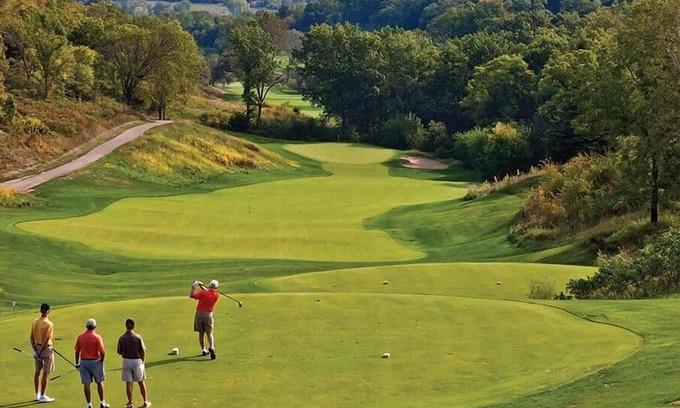 Hanover Condo | 1br Condo Golfing in Beautiful Galena