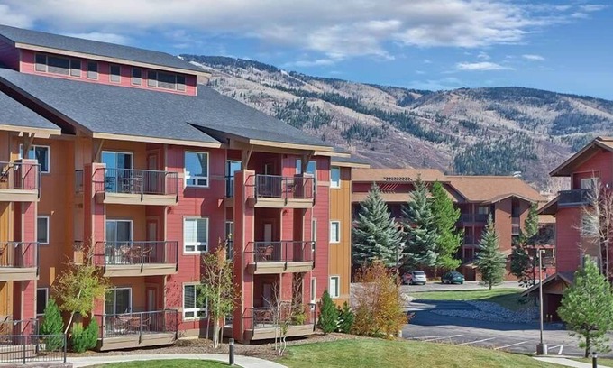 Steamboat Springs Condo | 1br Deluxe Condo Routt National Forest!