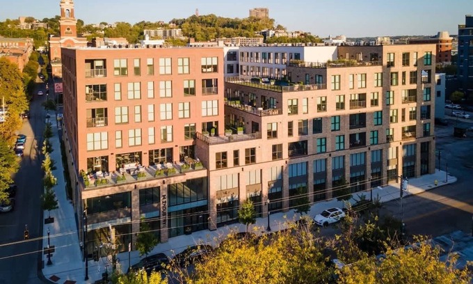 Pendleton Apartment | 1BR OTR CBD Opulent - FreeParking/Gym/Rooftop Pool
