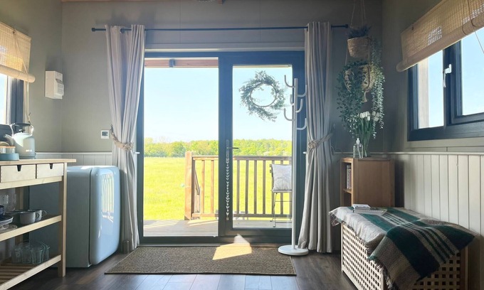 Morpeth Cabin | 1br-sleeps2-field View-parking-cabin Experience