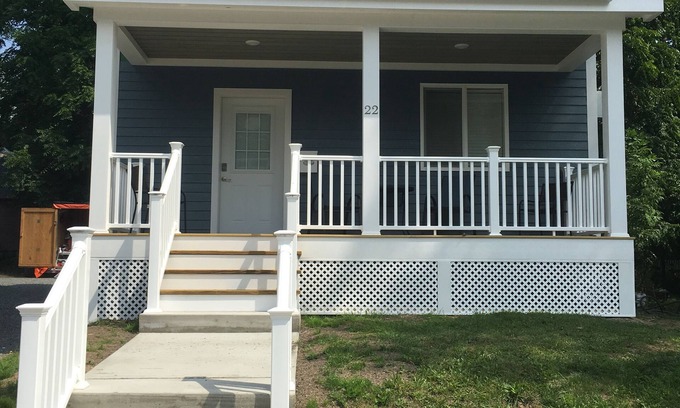 Oneonta House | 1st Class Rentals Munson Manor IV