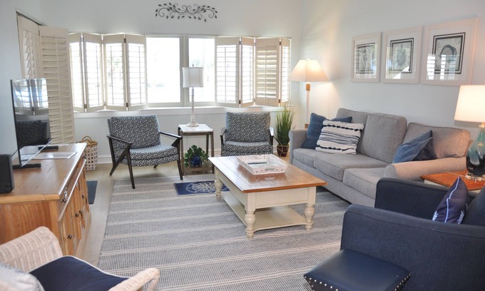 Palmetto Dunes Condo | 1st floor #430 ONLY 6 steps down to pool/beach PERFECT family unit reasonable