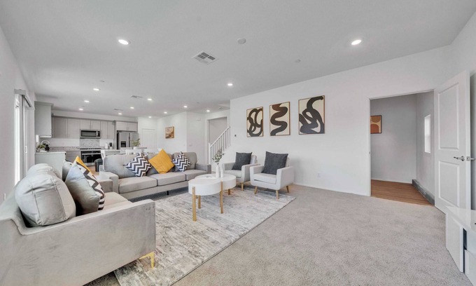 Moreno Valley House | 1St Floor BR｜Garage&Street Parking｜Instant Tour available｜Fenced Backyard #42252