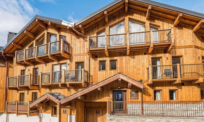 Champagny-en-Vanoise Apartment | 1st floor, swimming pool, sauna, balcony, fireplace or stove, parking, tv, ski locker, 83m²