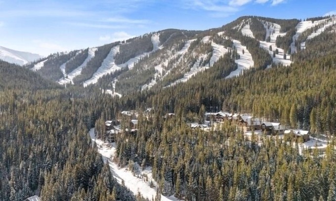 Winter Park Resort | 1st floor ski in & out resort condo with hot tubs, fitness room, covered garage.