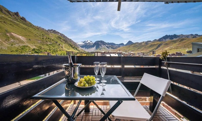 Le Lavachet Apartment | 1st floor, terrace, tv, ski locker, 38m², Tignes