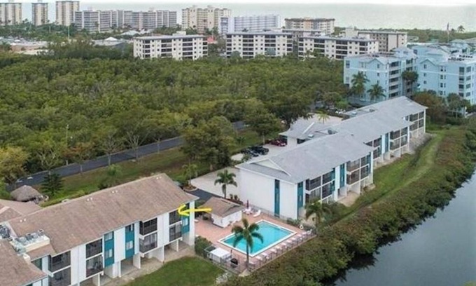 South Island Condo | 2/2 BEACH CONDO, WALK TO BEACH AND SHOPPING