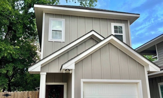 College Park Apartment | 2/2 BR - @Kyle Field 7 minute walk w/Parking