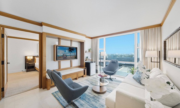 North Beach Apartment | 2/2 City Skyline View Private Residence at Carillon Resort