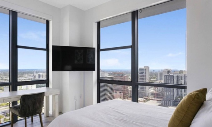 Sailboat Bend Apartment | 2/2 Las Olas Luxury Riverwalk Fort Lauderdale