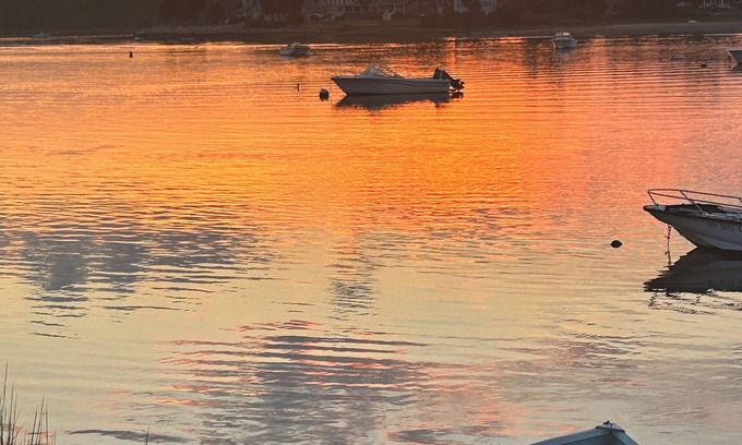 Pocasset House | 2–3-minute walk to Hen's Cove Beach at end of road