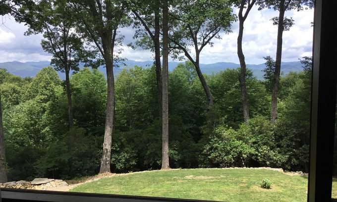 Pisgah Forest House | 2.8 Acres of Mountain Magic. Close to Everything.