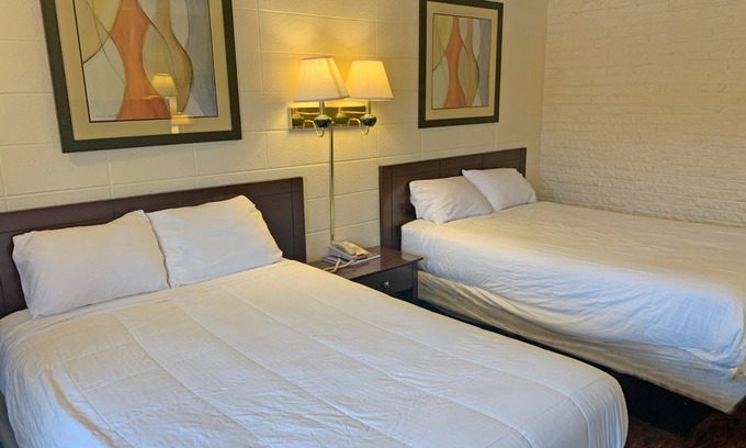 Grissom - Highland Hotel | 2 Added Value Stay near Virginia Tech - Perfect for University Visits w/Free Parking