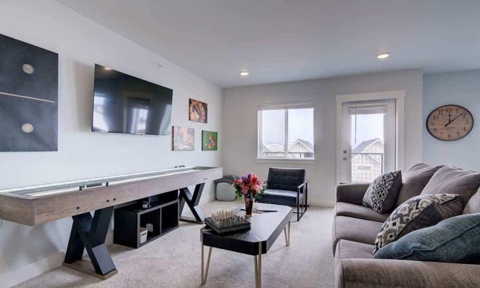 Bozeman Condo | 2 Adjoining Condos Rent Together