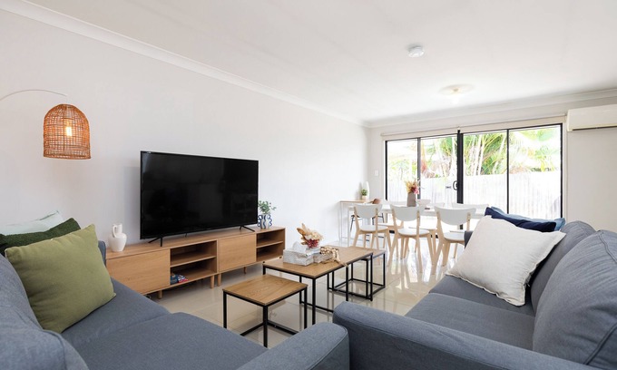 Acacia Ridge Apartment | 2 Bdr Apt! Aircon! Parking! GST Credits! 6AS2