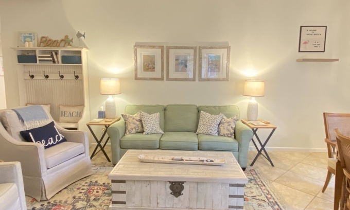 Miramar Beach Cottage | 2 BDR Cottage in Hidden Dunes | Steps to pool | 4 minute walk to beach