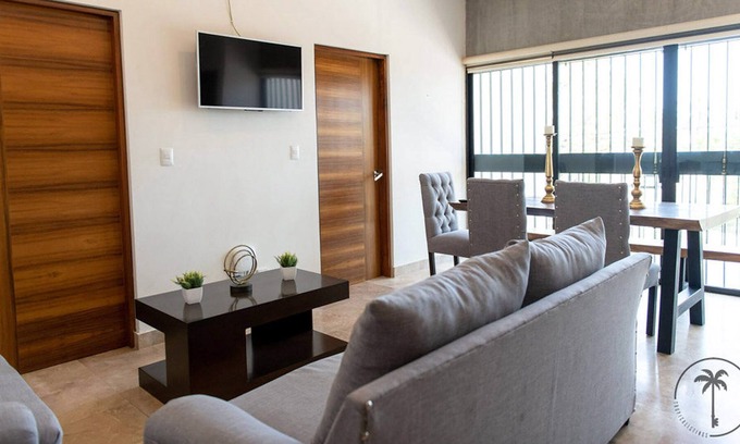 Las Gaviotas Apartment | 2 BDRM Apt with Balcony in Zona Dorada