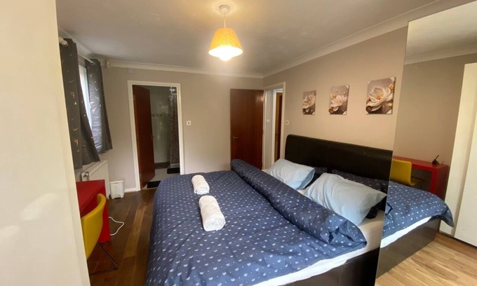Fairfield Apartment | 2-bed apartment in East Croydon, perfect for families, groups, or bis travelers