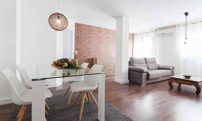 el Mercadal Apartment | 2-bed apartment in the Centre of Girona w terrace