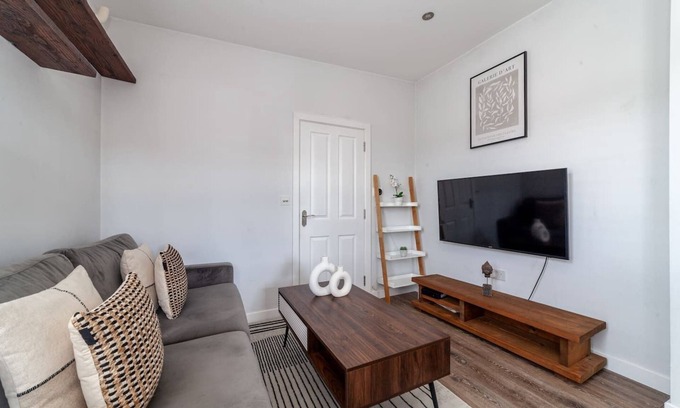 Brent Apartment | 2 Bed Apartment in Willesden