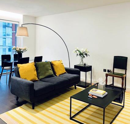 Nine Elms Apartment | 2 Bed Central Apartment Near Battersea by Mario - Free WiFi