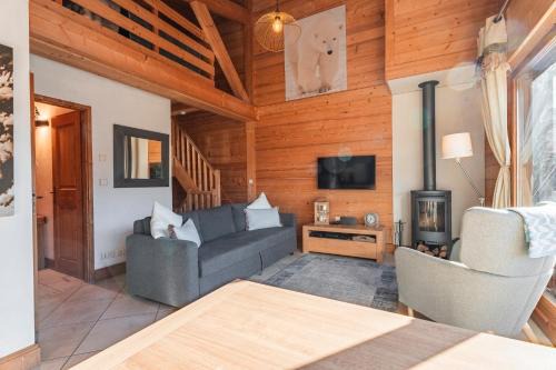 Morzine Ski Chalet | 2 bed Chalet, sleeps 5 with shared pool - Morzine