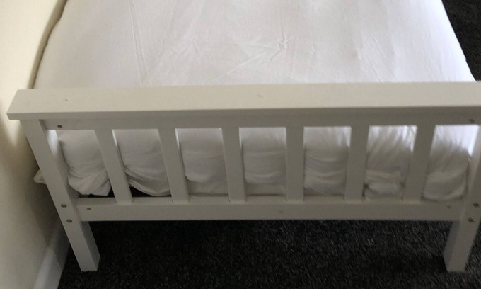 Lancaster House | 2 bed house sleeps 5 -7 full house with parking