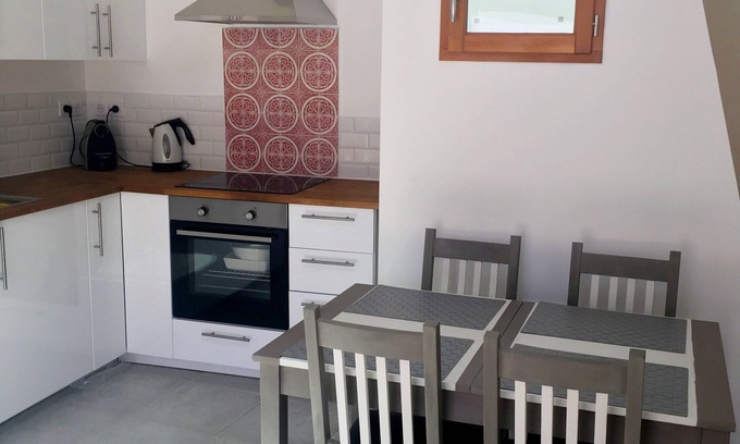 Marseillan House | 2 bed House to rent in Marseillan village centre, large roof terrace