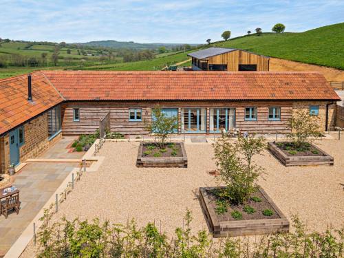 Beaminster House | 2 Bed in Beaminster 94406