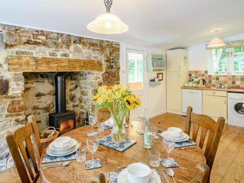 Bideford House | 2 Bed in Bideford 78252