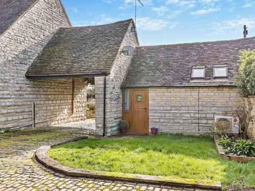 Ardens Grafton House | 2 Bed in Bidford-on-Avon 94332