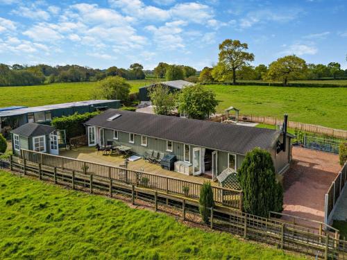 Crewe House | 2 Bed in Nantwich 93266
