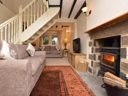Youlgreave House | 2 Bed in Youlgreave 46087
